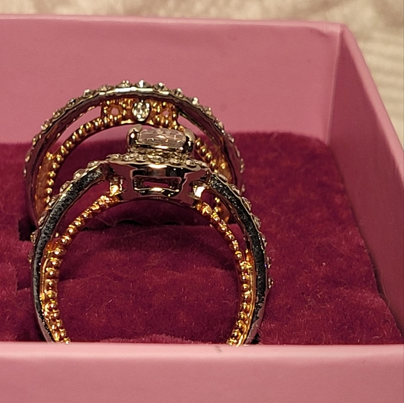 Wedding Set - Picture 4 of 12